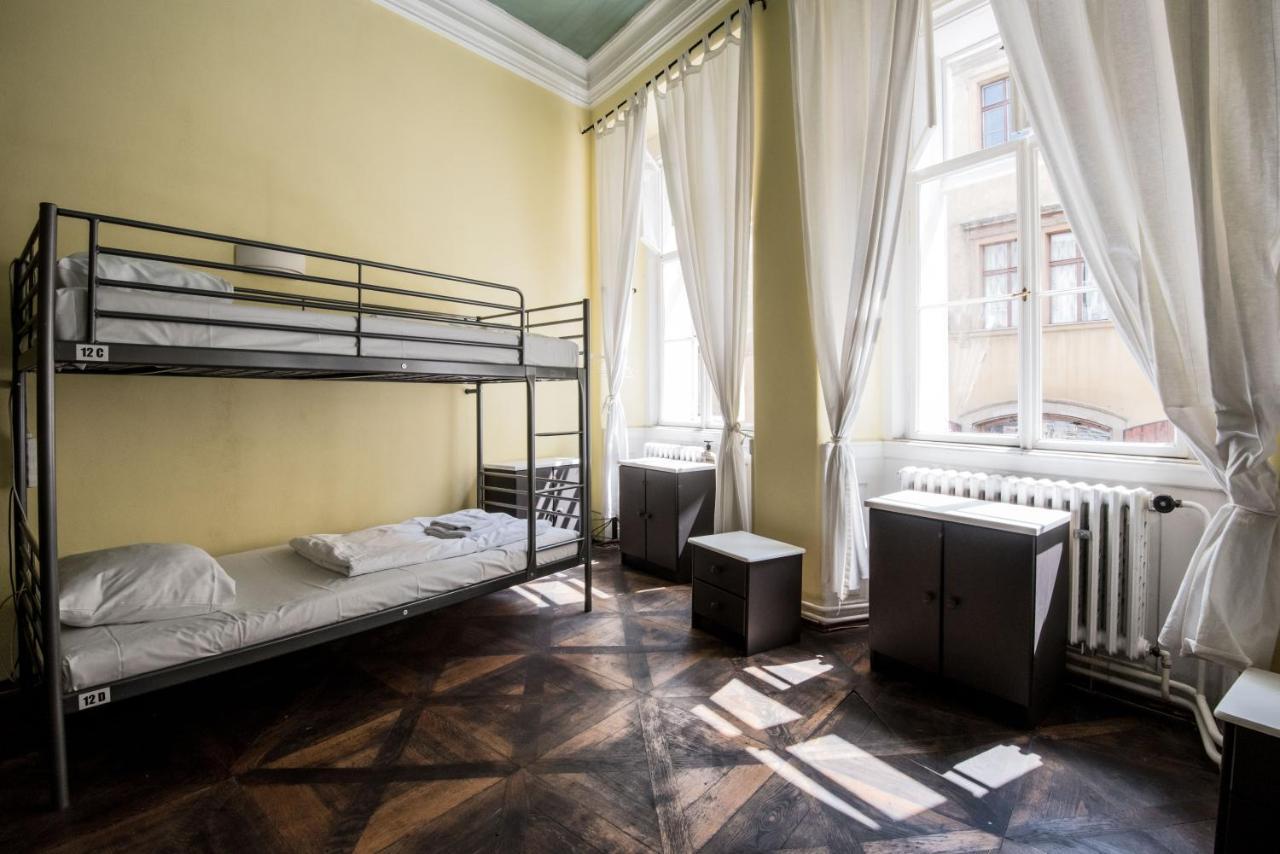 Charles Bridge Hostel & Apartments Prague Exterior photo