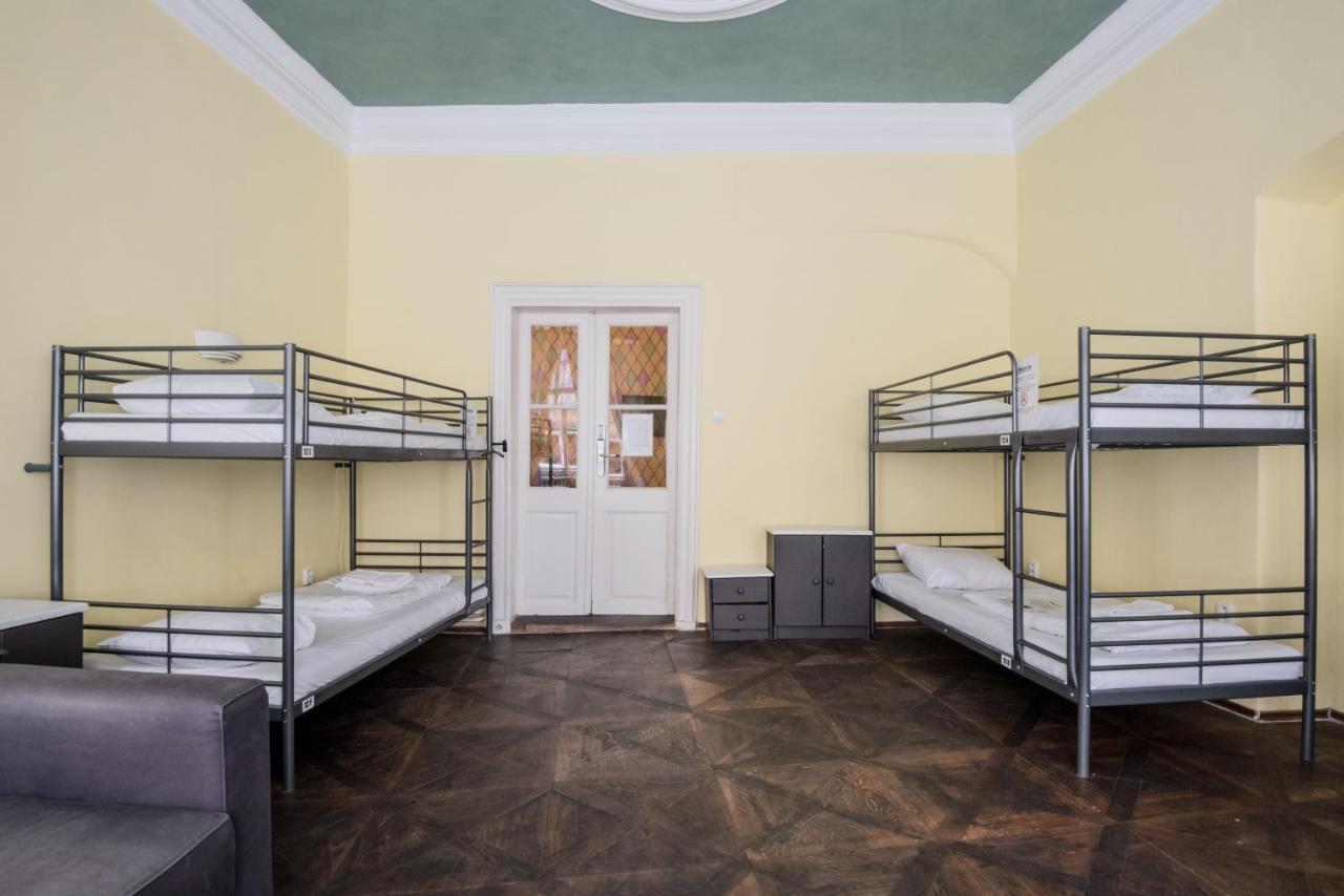 Charles Bridge Hostel & Apartments Prague Exterior photo